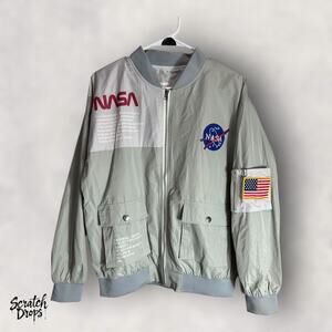 NASA Bomber Jacket Size Medium 24x27 Gray Zip Up Space Patch USA Flag Coat Retro